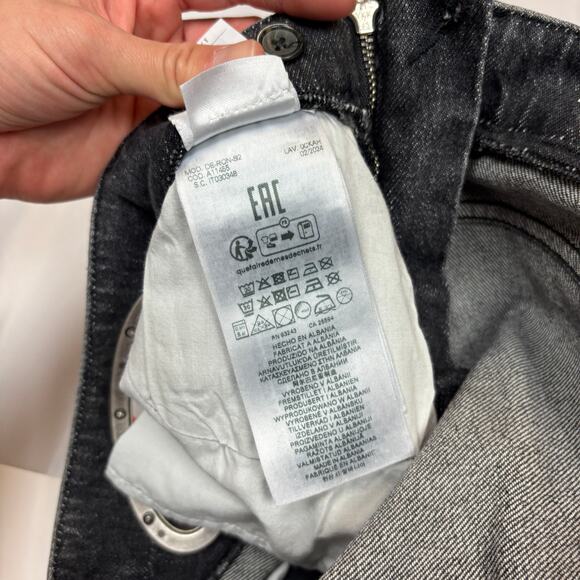 NWT Diesel De Ron Low Rise Cut Out Logo Denim Mini Skirt Women's 27 Y2K Grunge - Picture 9 of 11